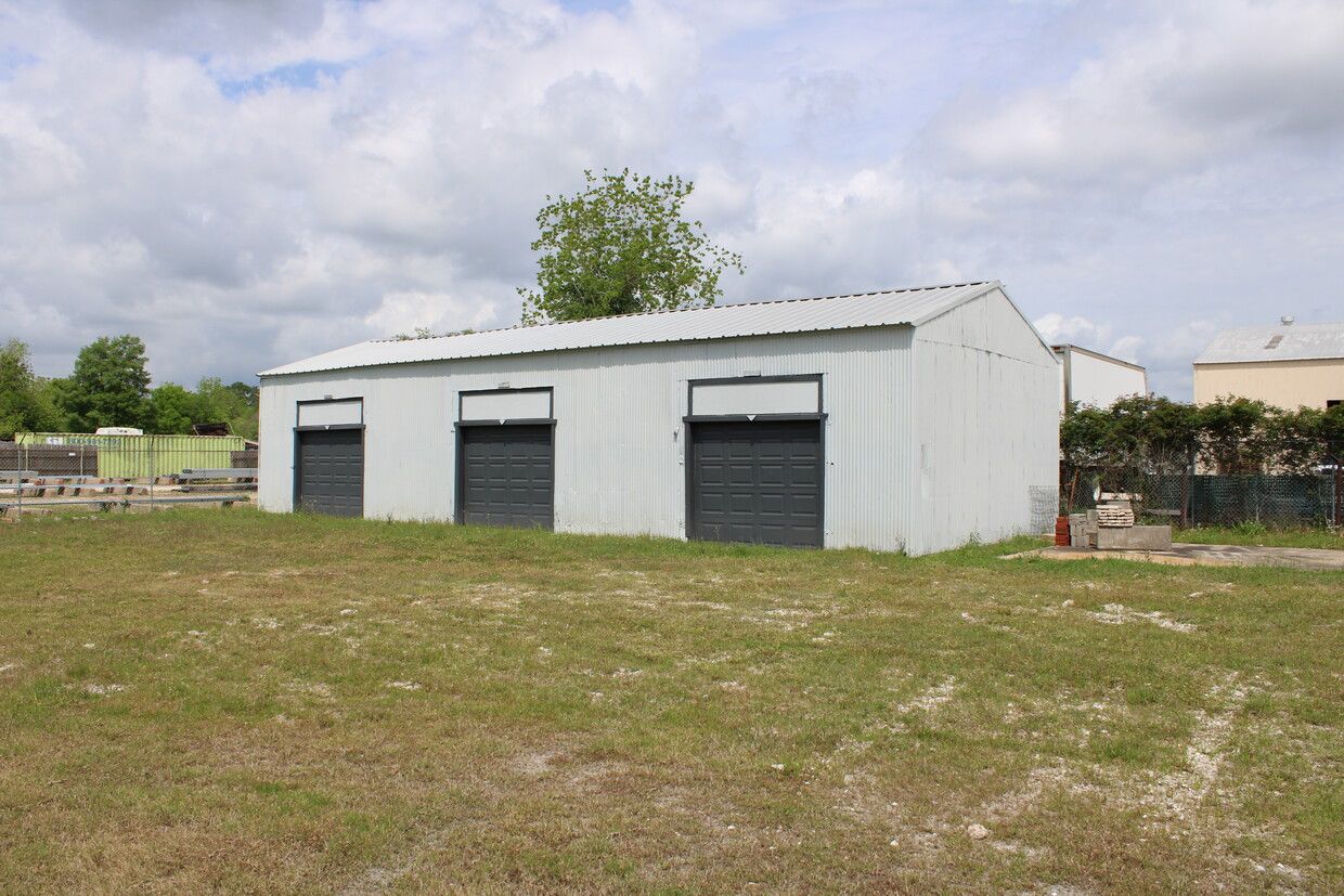 470 S 4th St, Beaumont, TX 77701